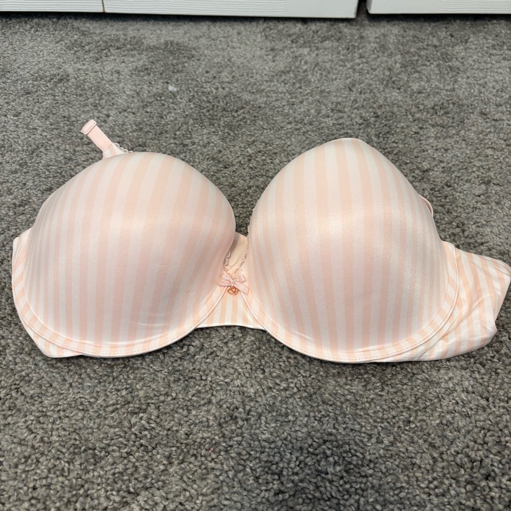 Victoria’s Secret Bra NWT